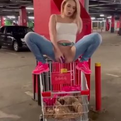 I’m imagining eating her pussy while on top of that cart🤤👅park